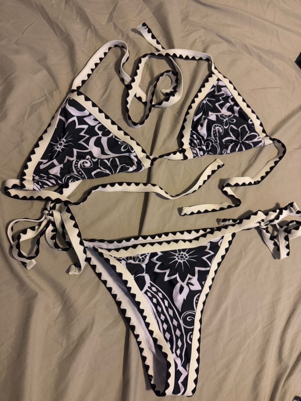Black & White Floral Tie-Side Triangle Bikini Swim Set